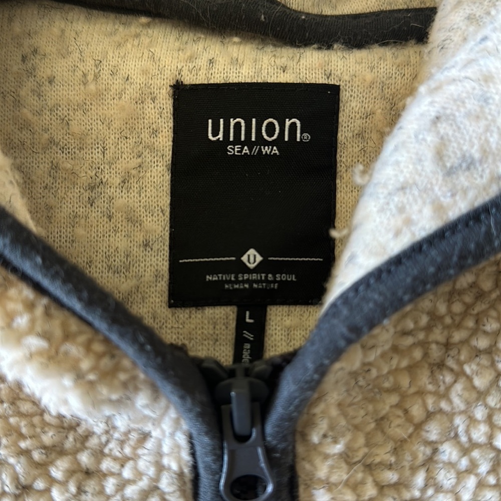 Union Sherpa Pullover - Picture 2 of 3